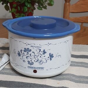 Vintage Rival Crock-Ette